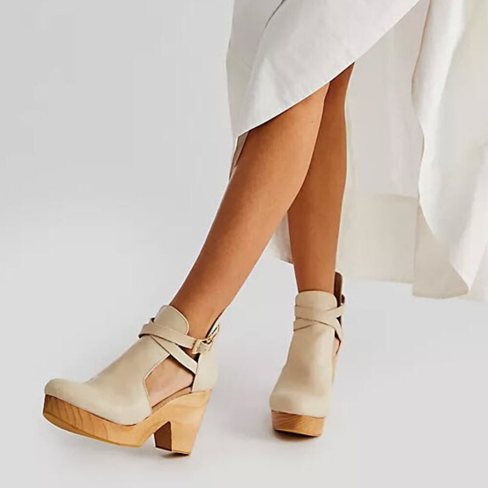 Free People - Cedar Leather Clogs in Afterglow